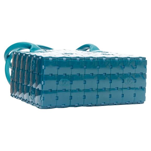 Chanel Puzzle blue plastic CC chip leather stitch tote bag - Picture 6 of 6